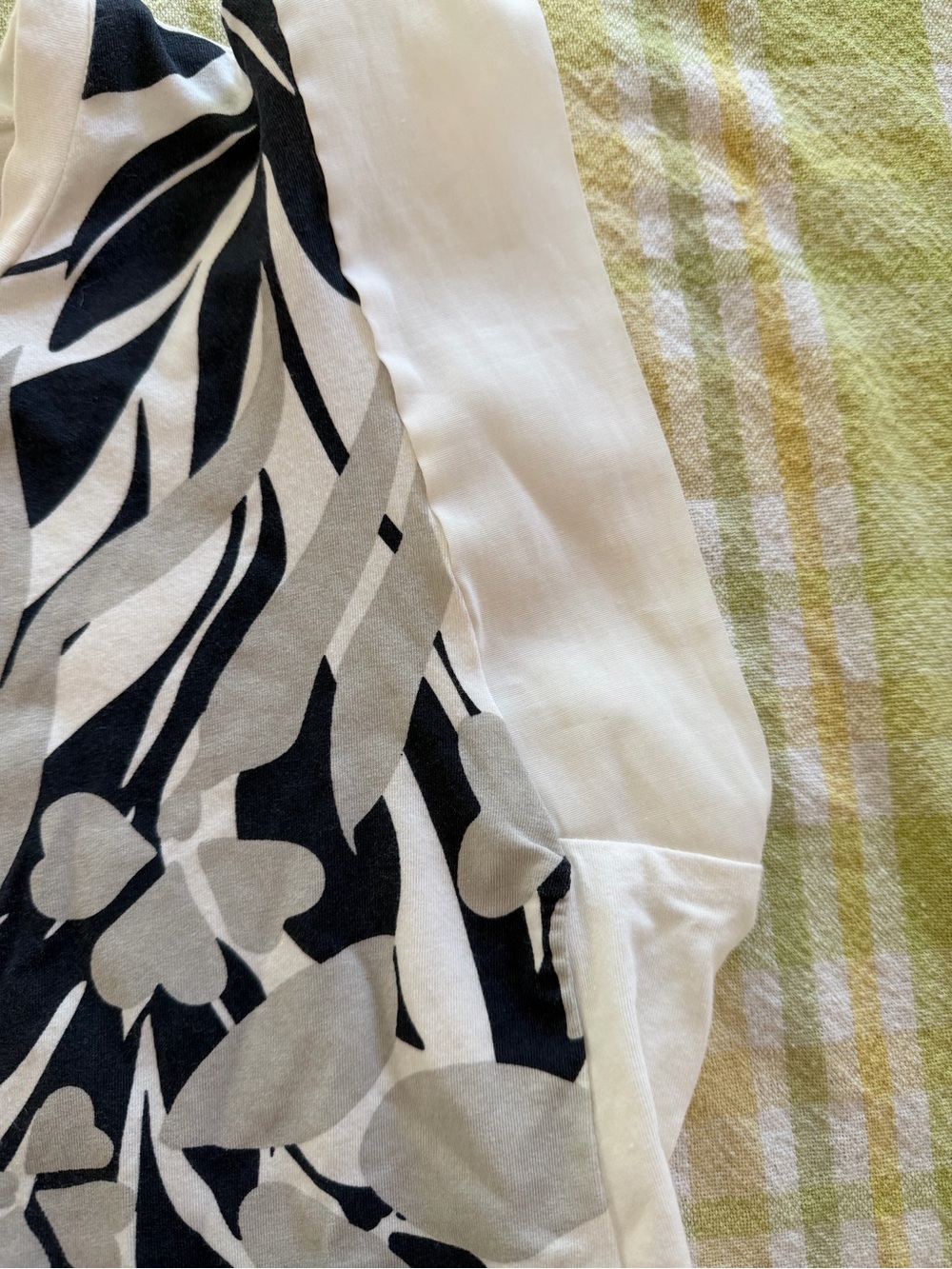 MaxMara White Tank Top with Black and Gray Floral Print - Picture 6 of 9